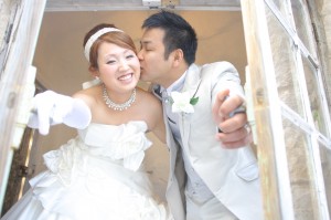 新郎から新婦へ感謝のｋｉｓｓ